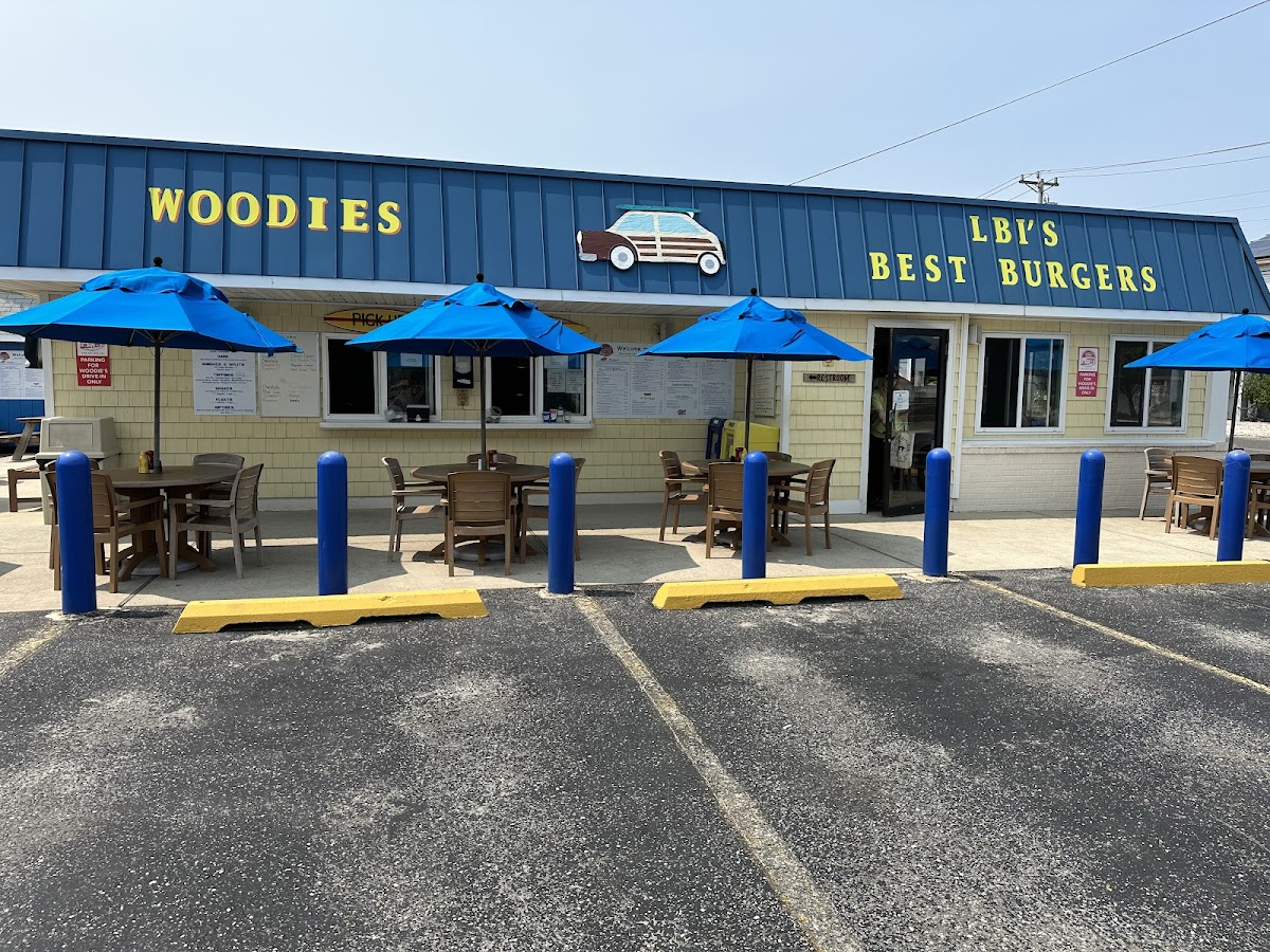 Woodies Drive-In
